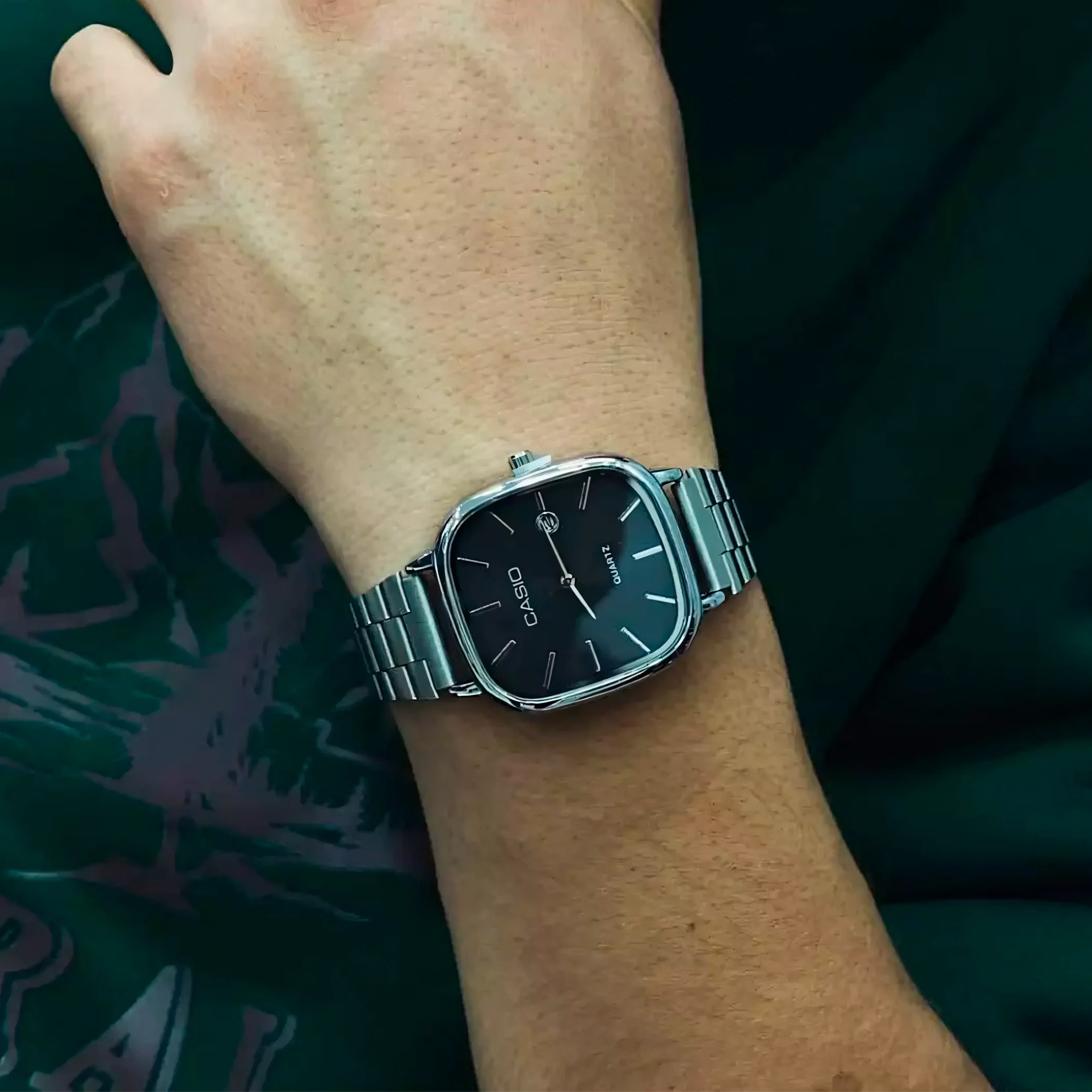 C A S I O Luxurious 36mm Watch - Water Resistant | Transferred steel Relógio CASIO Luxurious 36mm - Unissex Resistente à água | Aço Inoxidável Vermond