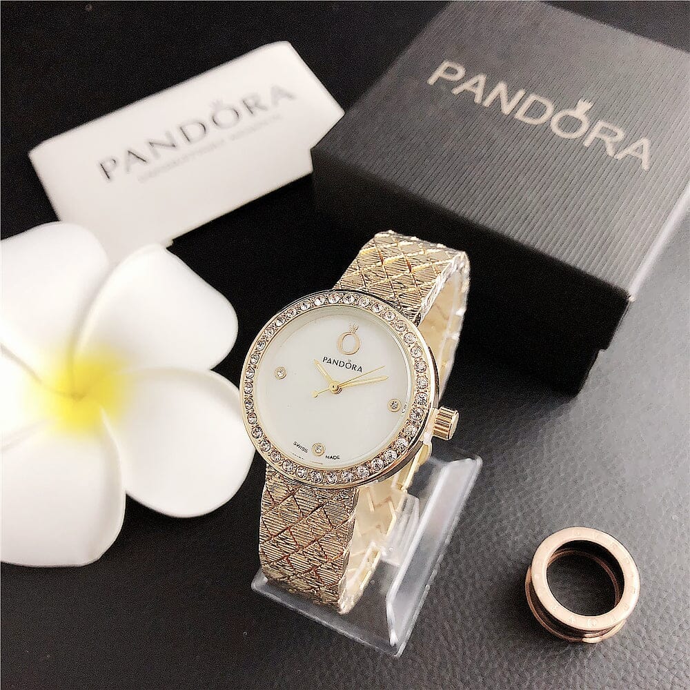 P A N D O R A Minimalist Glamour Pandora Vermond Gold