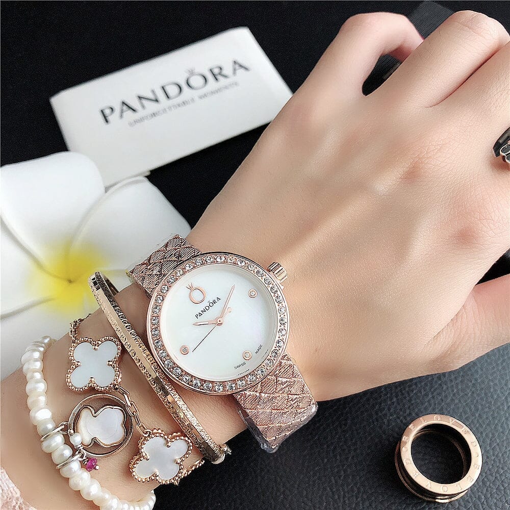 P A N D O R A Minimalist Glamour Pandora Vermond 