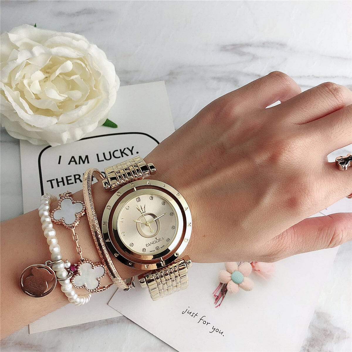 P A N D O R A Moments Glamour Pandora Vermond 